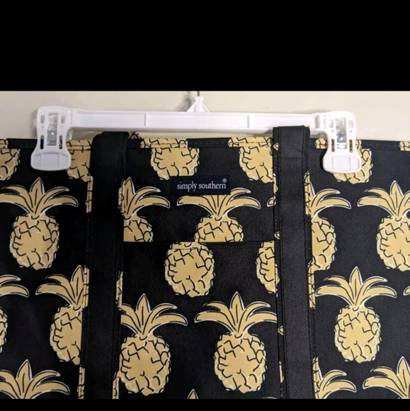 Simply Southern Golden Pineapple Shoulder Bag - Picture 2 of 7